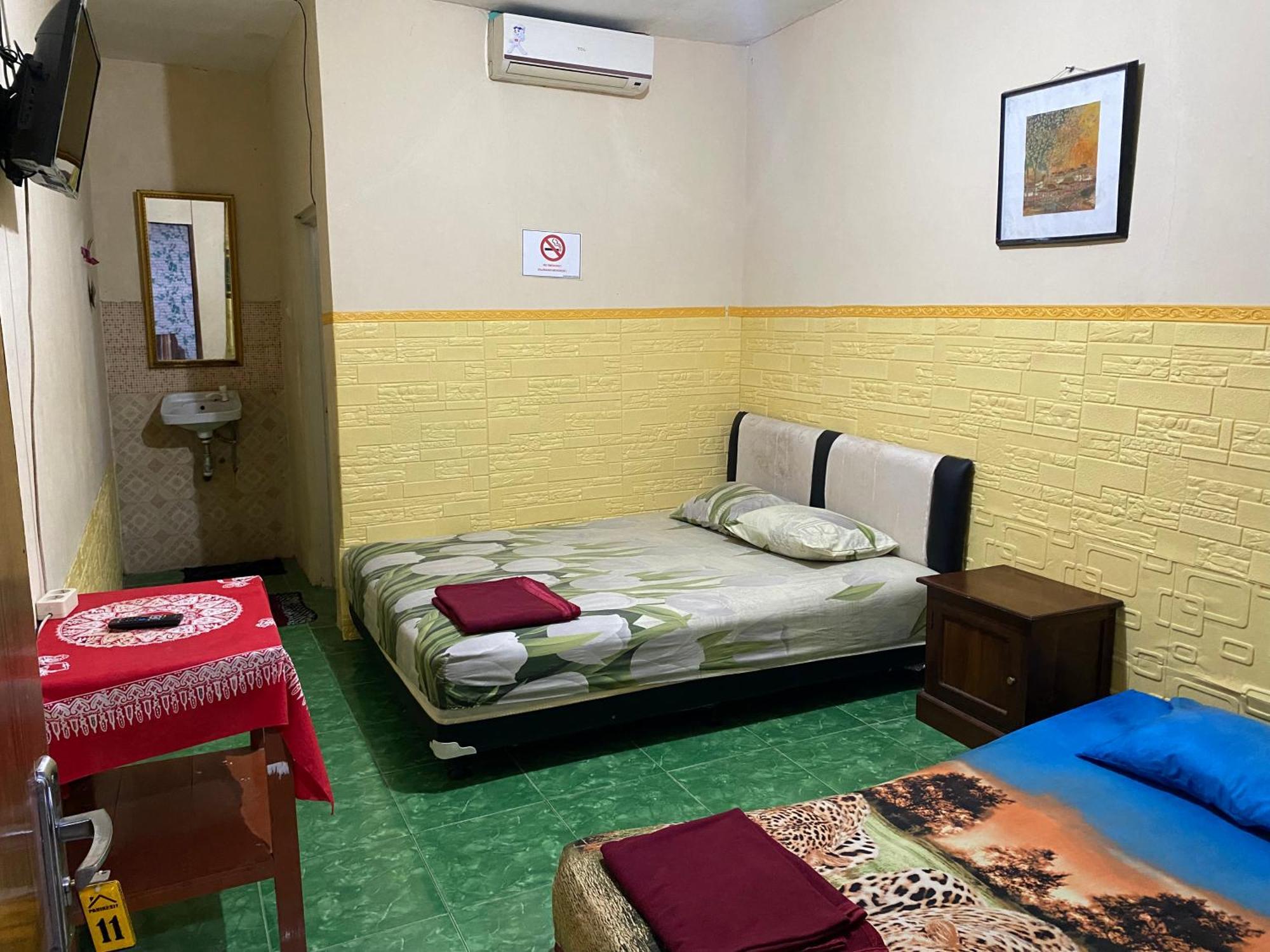 Parikesit Guest House Джокьякарта Экстерьер фото