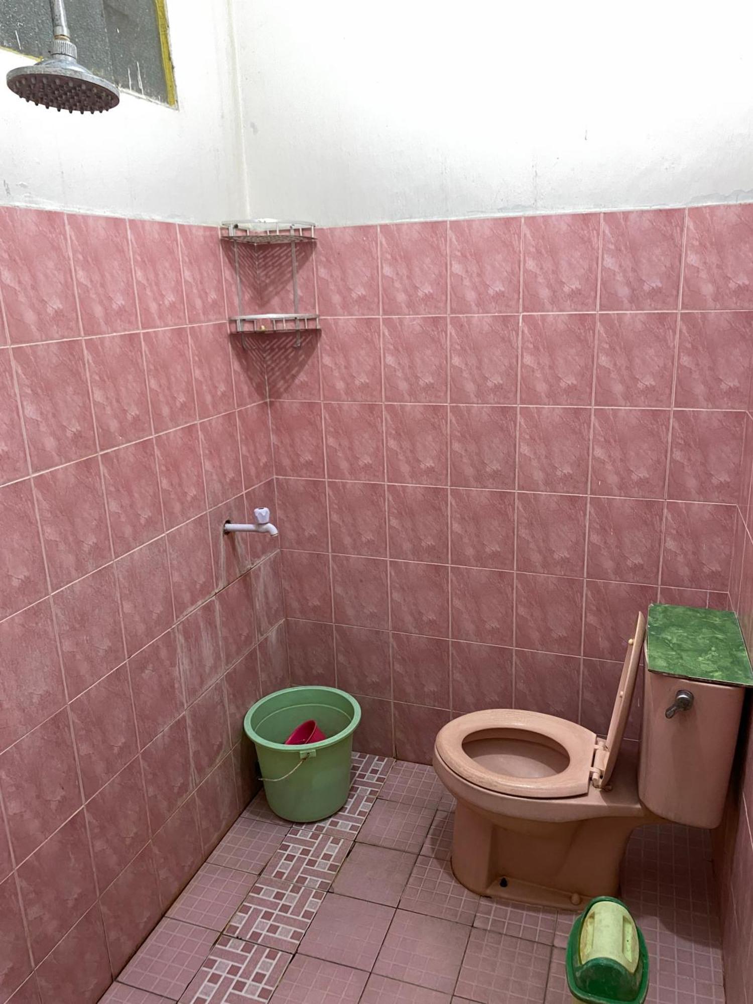 Parikesit Guest House Джокьякарта Экстерьер фото