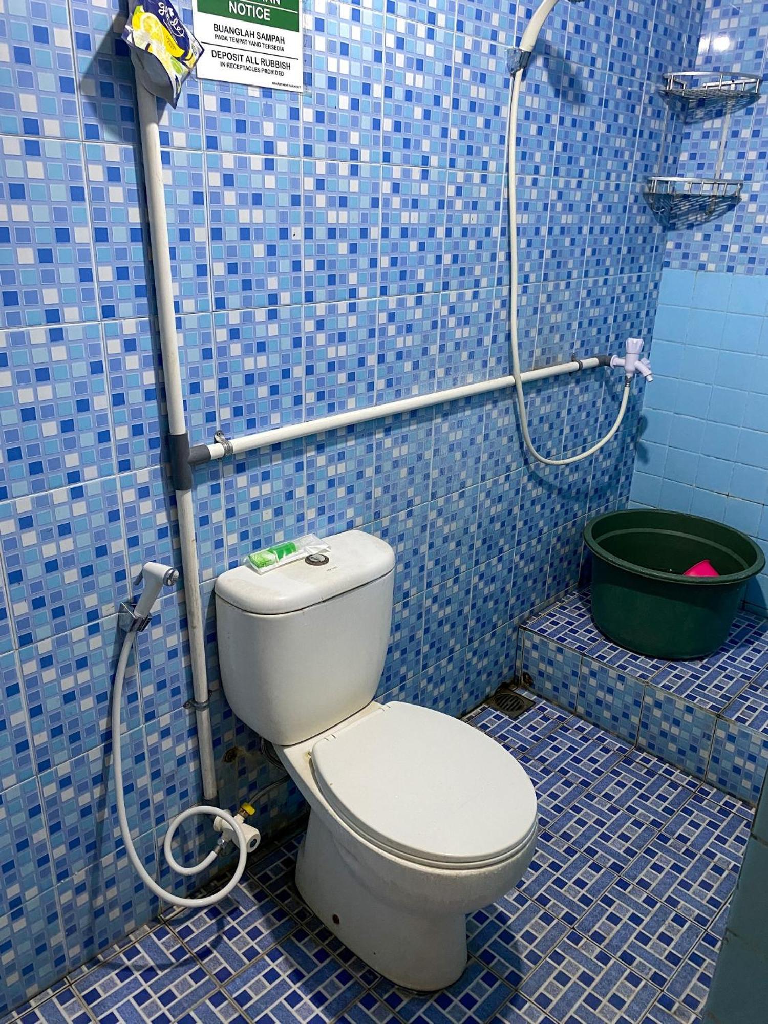 Parikesit Guest House Джокьякарта Экстерьер фото