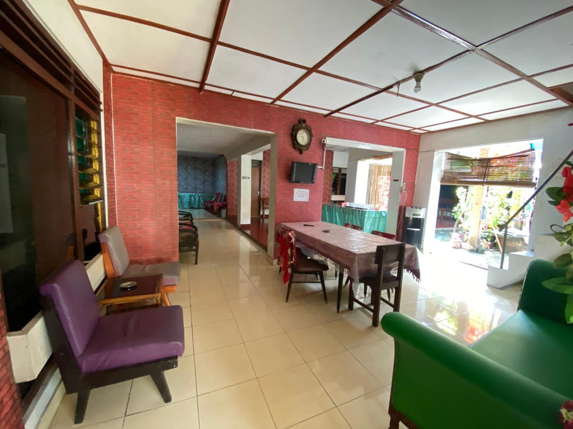 Parikesit Guest House Джокьякарта Экстерьер фото