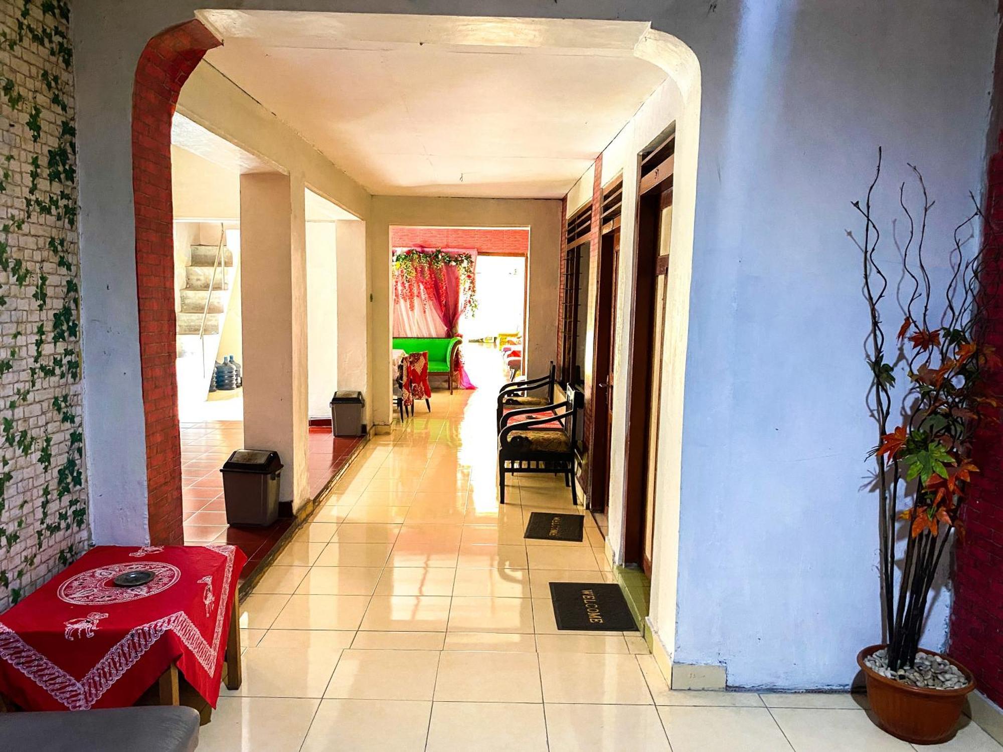 Parikesit Guest House Джокьякарта Экстерьер фото