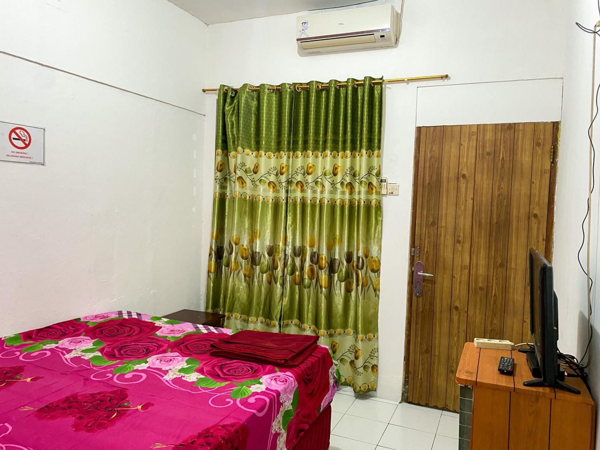 Parikesit Guest House Джокьякарта Экстерьер фото